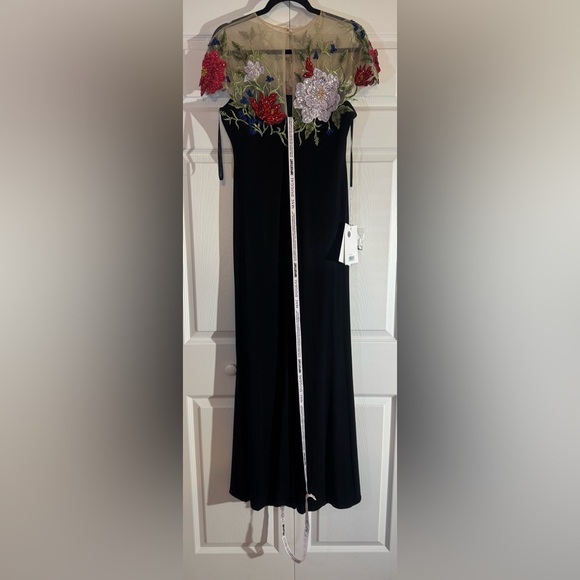 Mac Duggal Floral Embellished Jersey Fitted Gown NWT Style 11817 - Picture 8 of 8